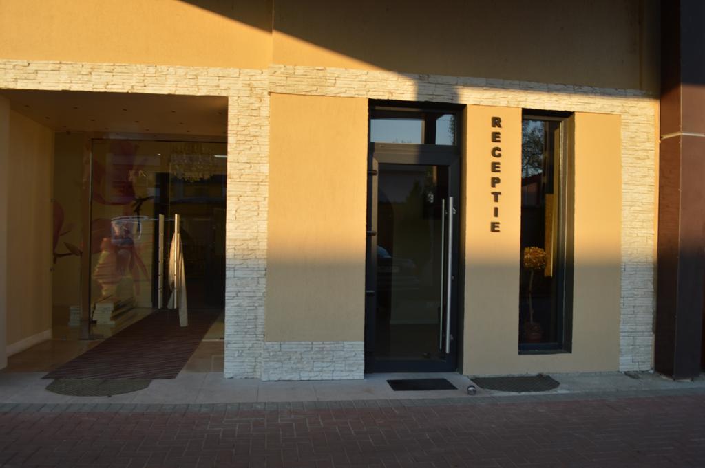 Hotel Nova Buzau Exterior photo
